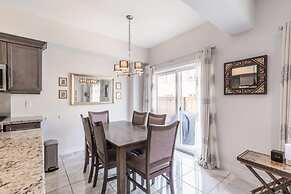 Modern Lakeshore 3BR 3BA TH Free Parking BBQ