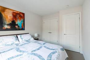 Modern Lakeshore 3BR 3BA TH Free Parking BBQ