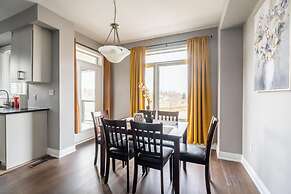 Modern Lakeshore 3BR 3BA TH Free Parking BBQ