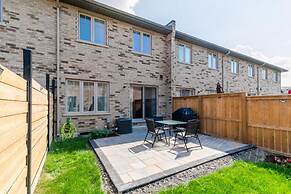 Modern Lakeshore 3BR 3BA TH Free Parking BBQ