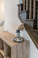 Modern Lakeshore 3BR 3BA TH Free Parking BBQ