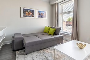Iconic Rideau 1Bd Unit Balcony Free Parking 1