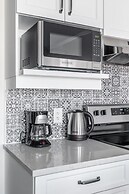 Iconic Rideau 1Bd Unit Balcony Free Parking 1