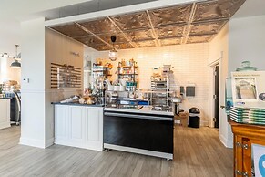 Iconic Rideau 1Bd Unit Balcony Free Parking 1