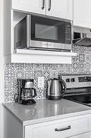 Iconic Rideau 1Bd Unit Balcony Free Parking 1