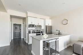 Iconic Rideau 1Bd Unit Balcony Free Parking 1