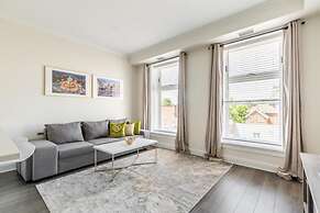 Iconic Rideau 1Bd Unit Balcony Free Parking 1