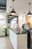 Iconic Rideau 1Bd Unit Balcony Free Parking 1