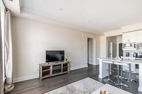 Iconic Rideau 1Bd Unit Balcony Free Parking 1