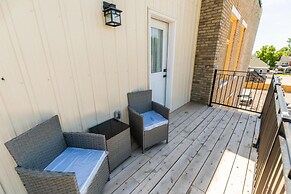 Iconic Rideau 1Bd Unit Balcony Free Parking 1
