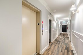 Iconic Rideau 1Bd Unit Balcony Free Parking 1