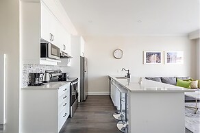 Iconic Rideau 1Bd Unit Balcony Free Parking 1