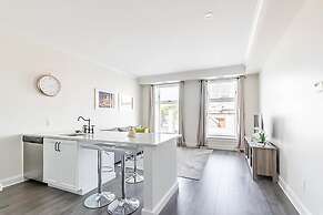 Iconic Rideau 1Bd Unit Balcony Free Parking 1