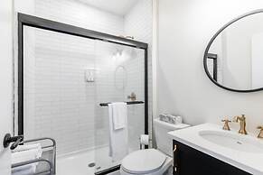 Rideau 2Br Signature Apartment Free Parking