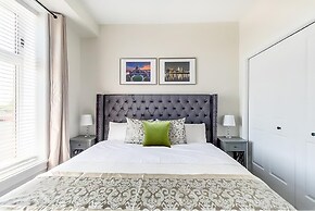 Rideau 2Br Signature Apartment Free Parking