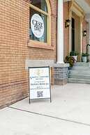 Heritage Rideau 2Br Apartment Free Parking