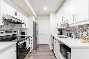 Heritage Rideau 2Br Apartment Free Parking