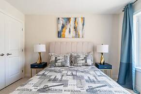 3BR 2 5BA Townhome 1 min to the Beach BBQ Parking