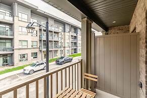 3BR 2 5BA Townhome 1 min to the Beach BBQ Parking