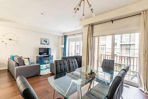 3BR 2 5BA Townhome 1 min to the Beach BBQ Parking