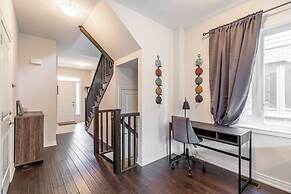 3BR 2 5BA Townhome 1 min to the Beach BBQ Parking