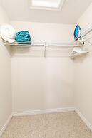 3BR 2 5BA Townhome 1 min to the Beach BBQ Parking