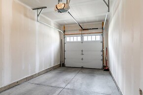 3BR 2 5BA Townhome 1 min to the Beach BBQ Parking