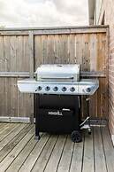 3BR 2 5BA Townhome 1 min to the Beach BBQ Parking