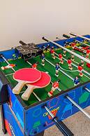 3BR 2 5BA Townhome 1 min to the Beach BBQ Parking