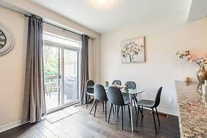 3BR 2 5BA Townhome 1 min to the Beach BBQ Parking