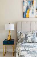 3BR 2 5BA Townhome 1 min to the Beach BBQ Parking