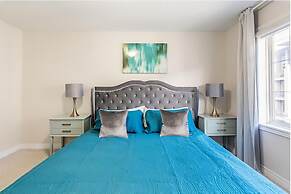 3BR 2 5BA Townhome 1 min to the Beach BBQ Parking