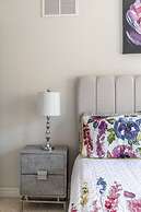 3BR 2 5BA Townhome 1 min to the Beach BBQ Parking