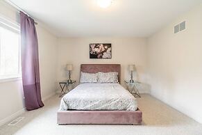 3BR 2 5BA Townhome 1 min to the Beach BBQ Parking