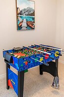 3BR 2 5BA Townhome 1 min to the Beach BBQ Parking