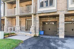 3BR 2 5BA Townhome 1 min to the Beach BBQ Parking