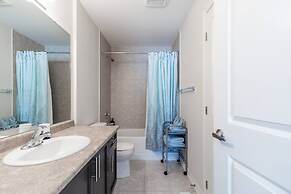 3BR 2 5BA Townhome 1 min to the Beach BBQ Parking