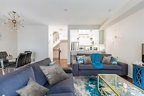 3BR 2 5BA Townhome 1 min to the Beach BBQ Parking