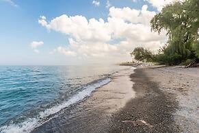 Modern 3BR House Steps to the Beach