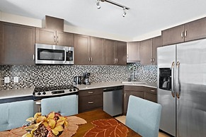 Modern Calgary Apartments - Calgary 1320 1St SE 1503 P4 2Bd 2bath