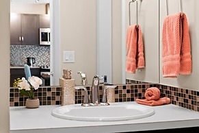 Modern Calgary Apartments - Calgary 1320 1St SE 1503 P4 2Bd 2bath