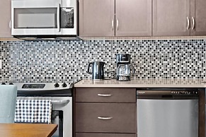 Modern Calgary Apartments - Calgary 1320 1St SE 1503 P4 2Bd 2bath