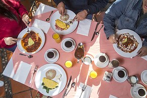 Hotel Plaza del Fuerte by Balderrama Hotel Collection