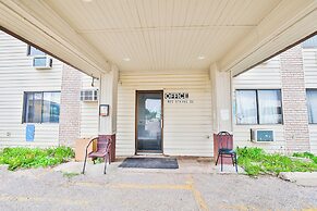 OYO Hotel Pipestone MN, Canterbury Park