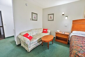 OYO Hotel Pipestone MN, Canterbury Park