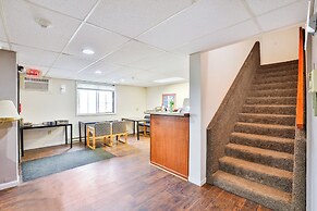 OYO Hotel Pipestone MN, Canterbury Park