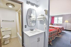 OYO Hotel Pipestone MN, Canterbury Park