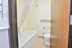 OYO Hotel Pipestone MN, Canterbury Park