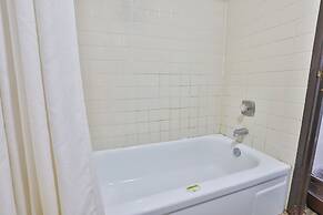 OYO Hotel Pipestone MN, Canterbury Park