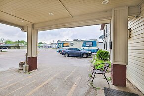 OYO Hotel Pipestone MN, Canterbury Park